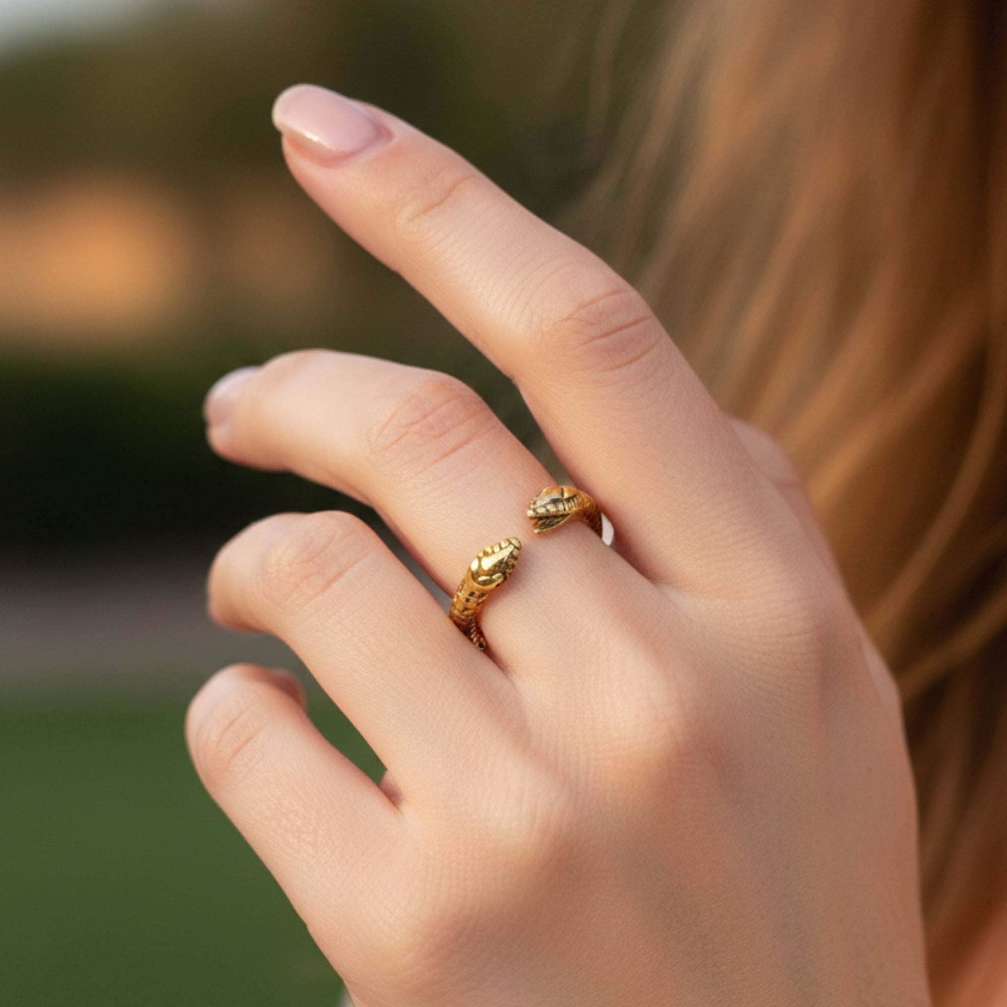Anillo con serpiente de dos cabezas de Pompeya