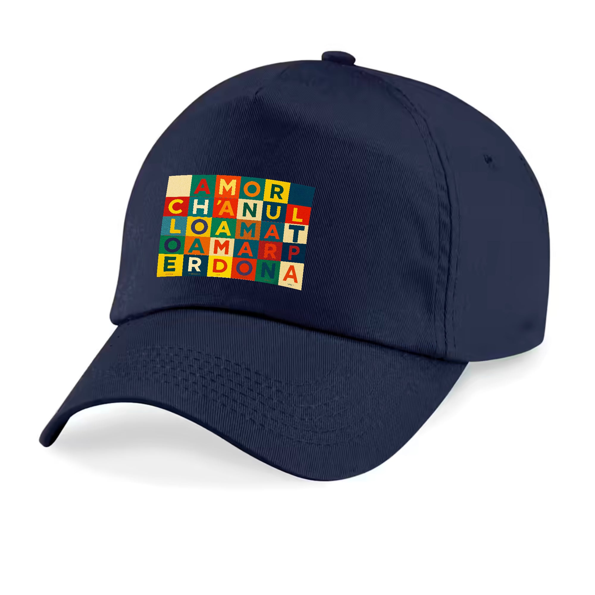 Cappello Amor Boetti con design tipografico