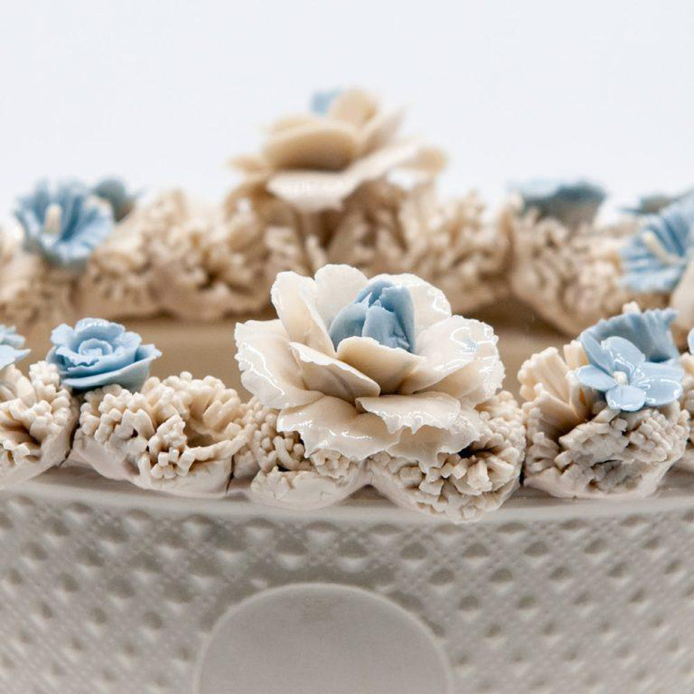 Beautiful cup in fine Capodimonte porcelain, hand decorated - Museum-Shop.it