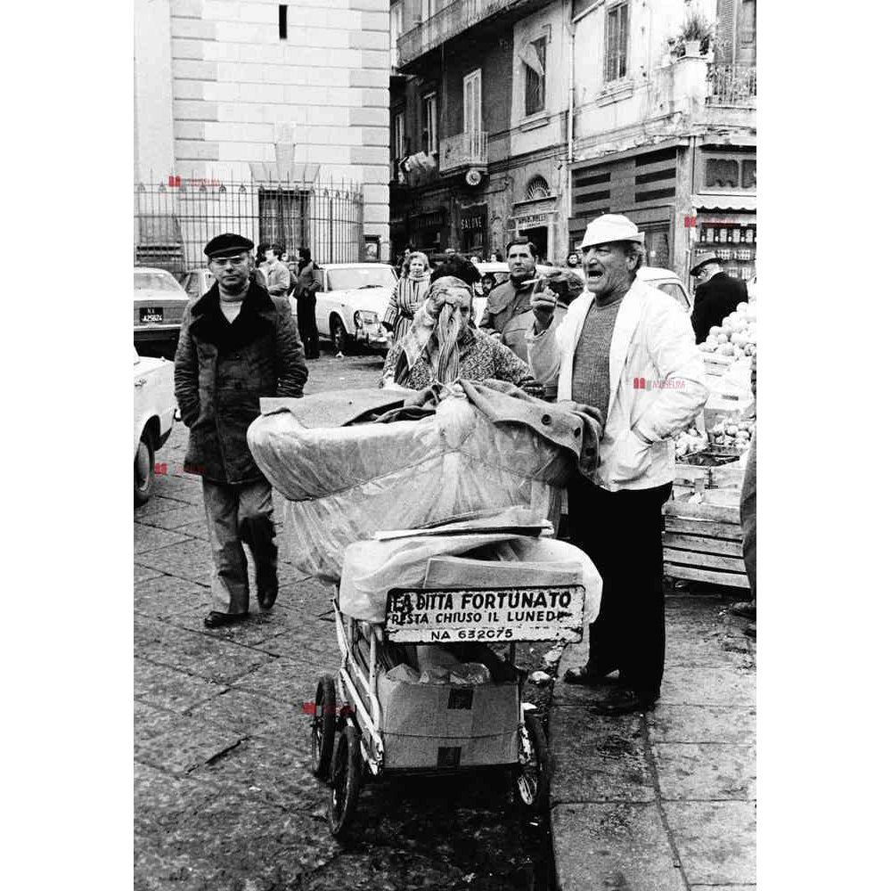 Fotografia 31 - La Napoli di Bellavista - Luciano De Crescenzo - Museum-Shop.it