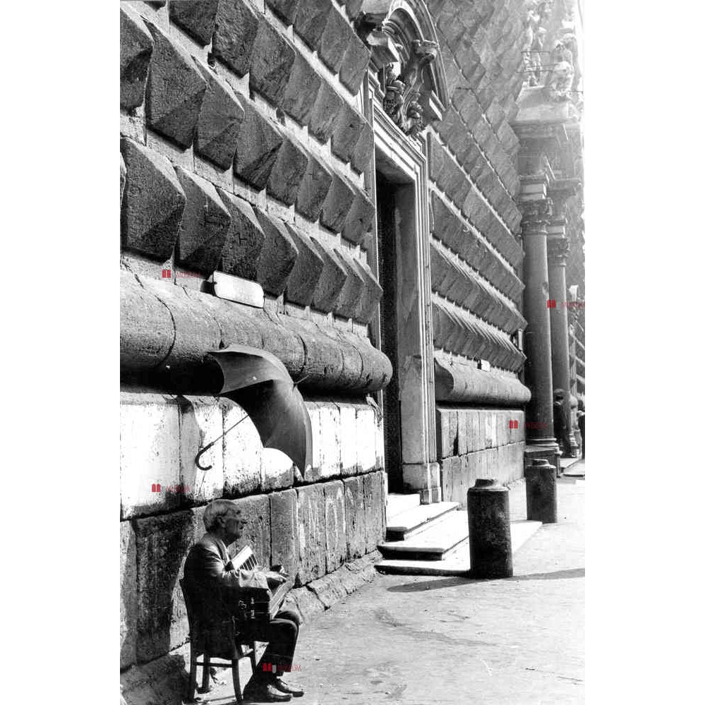 Fotografia 60 - La Napoli di Bellavista - Luciano De Crescenzo - Museum-Shop.it